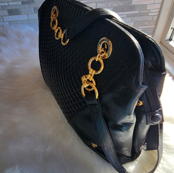 BALLY~ Buttery Lambskin Bag! SO GOOD! - Picture 4 of 17